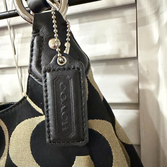 Authentic Vintage Coach "Campbell" Signature Sateen Hobo! Best Offer Accepted! 🖤 - Picture 7 of 7